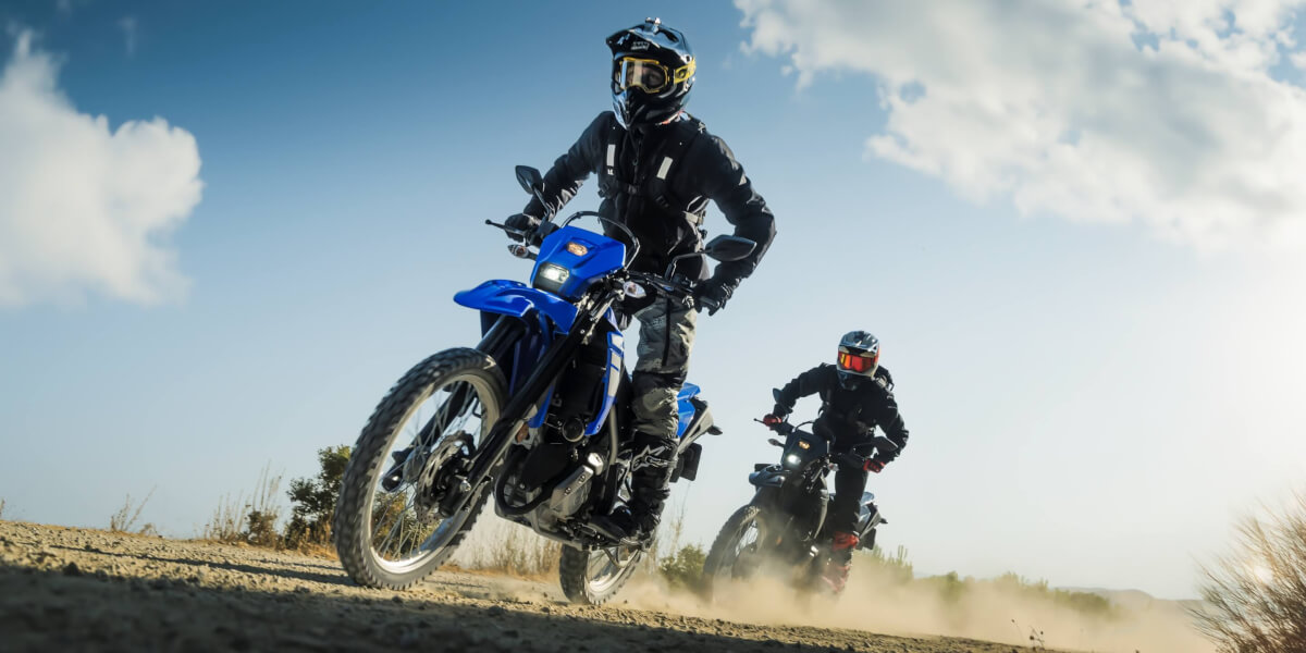 WR125Rが入荷します！！